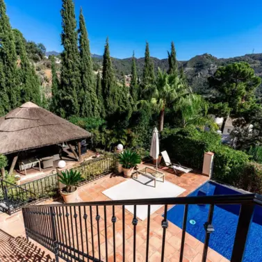 Sale of detached villa in Benahavís