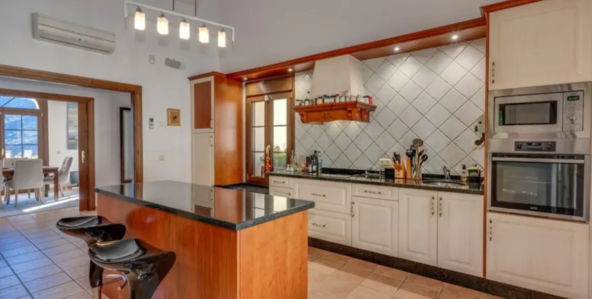 Sale of detached villa in Benahavís 5