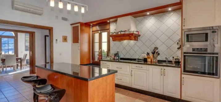 Sale of detached villa in Benahavís 4