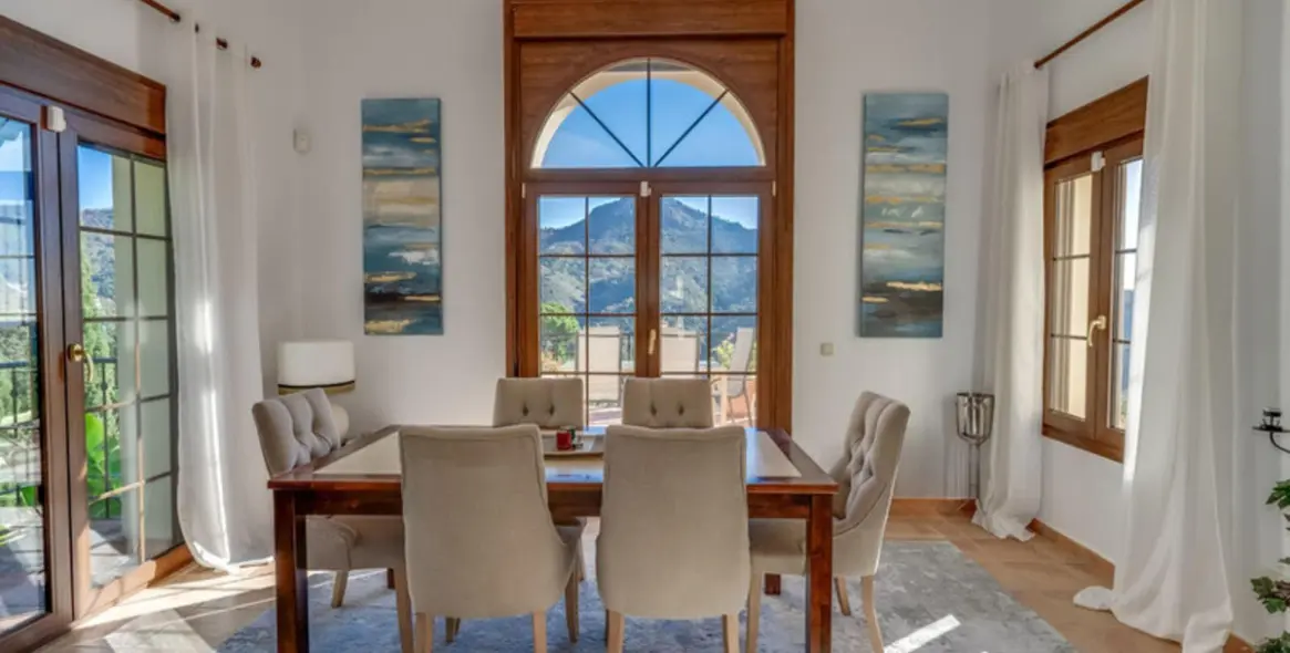 Sale of detached villa in Benahavís 8