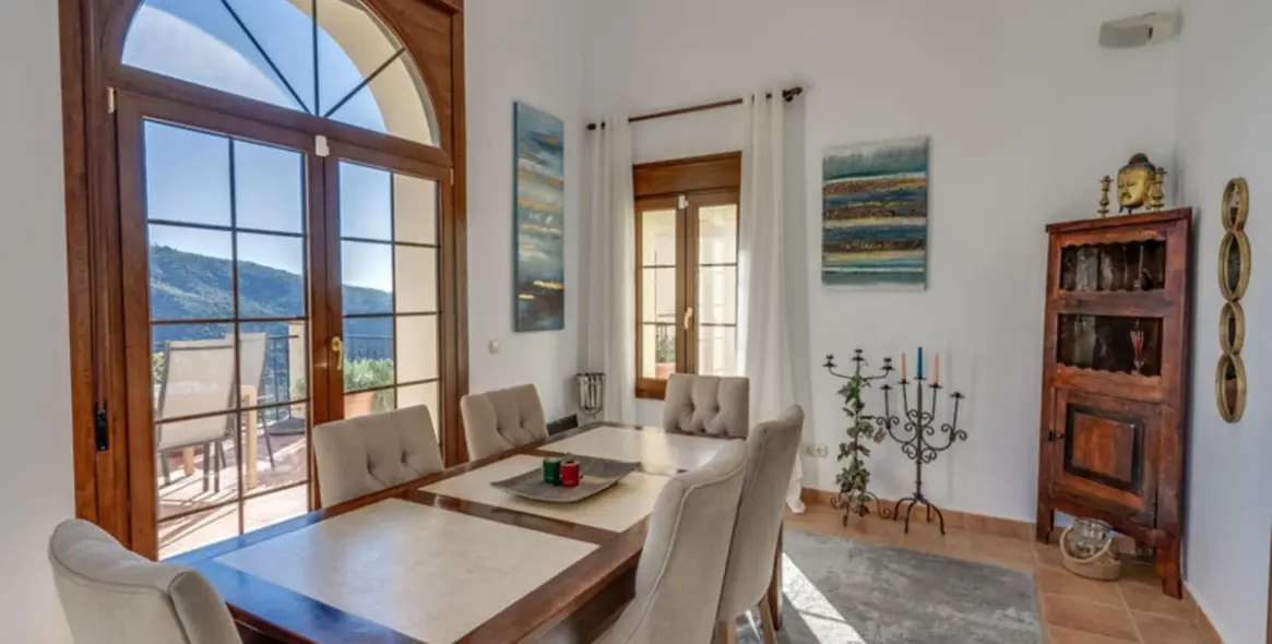 Sale of detached villa in Benahavís 9