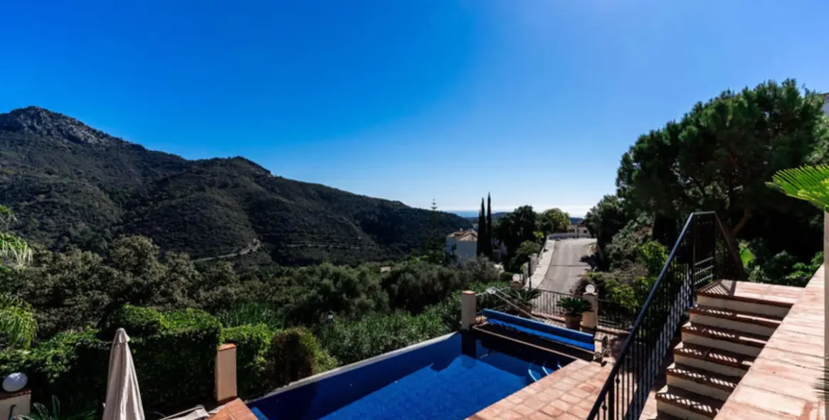 Sale of detached villa in Benahavís 11