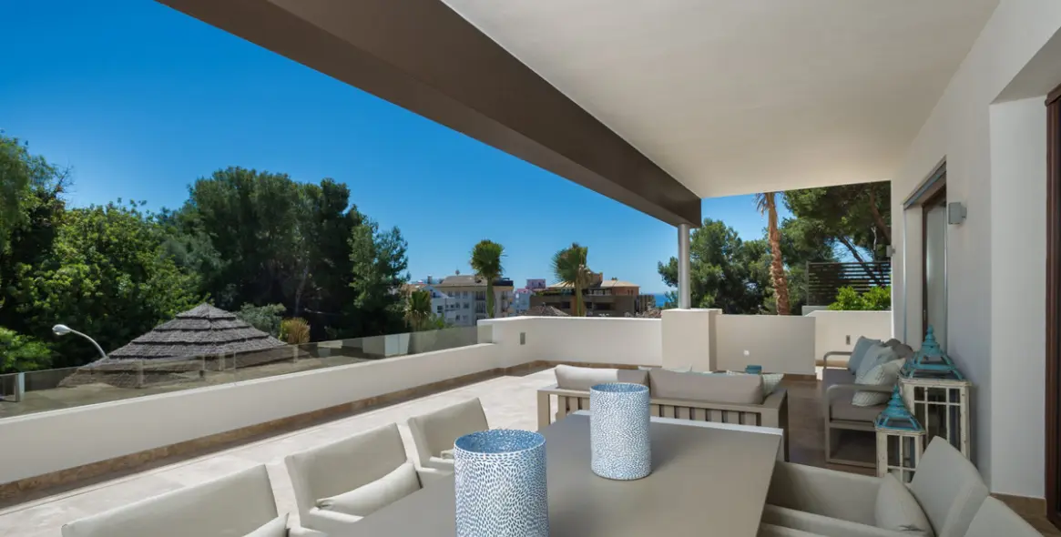 Продажа дома на две семьи в Marbella 2