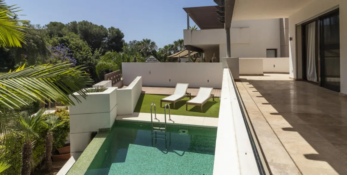 Продажа дома на две семьи в Marbella 3