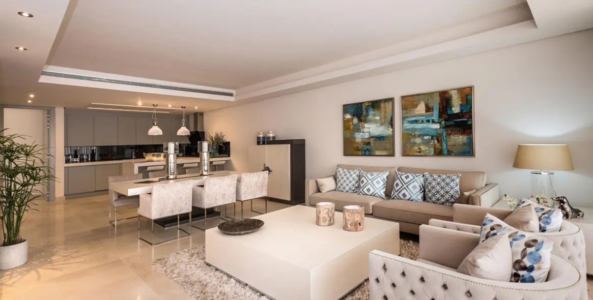 Продажа дома на две семьи в Marbella 4