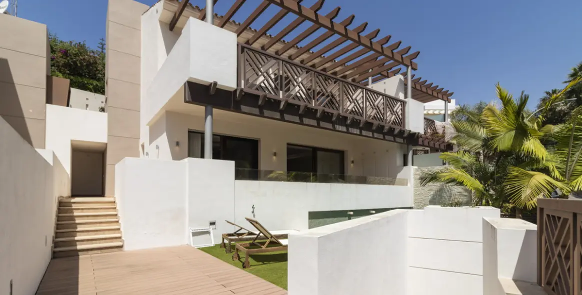 Продажа дома на две семьи в Marbella 9