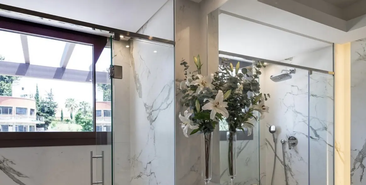 Продажа дома на две семьи в Marbella 12