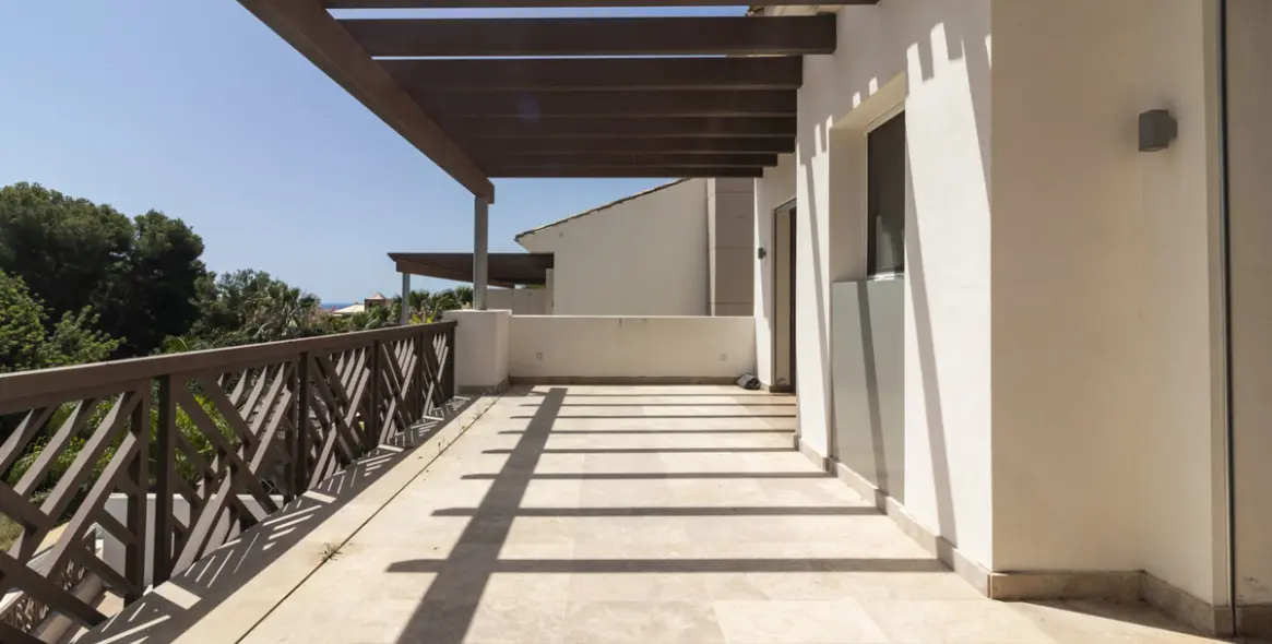 Продажа дома на две семьи в Marbella 14