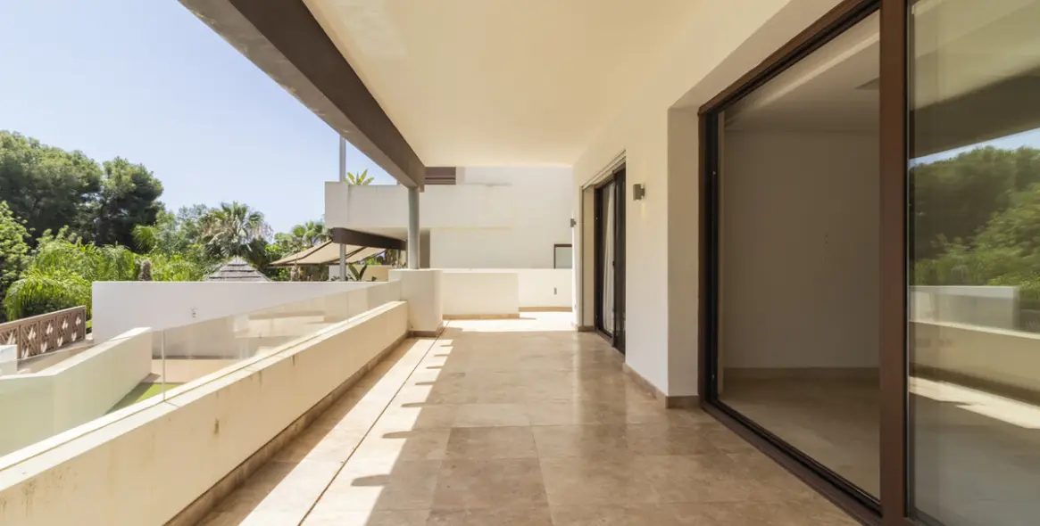 Продажа дома на две семьи в Marbella 17