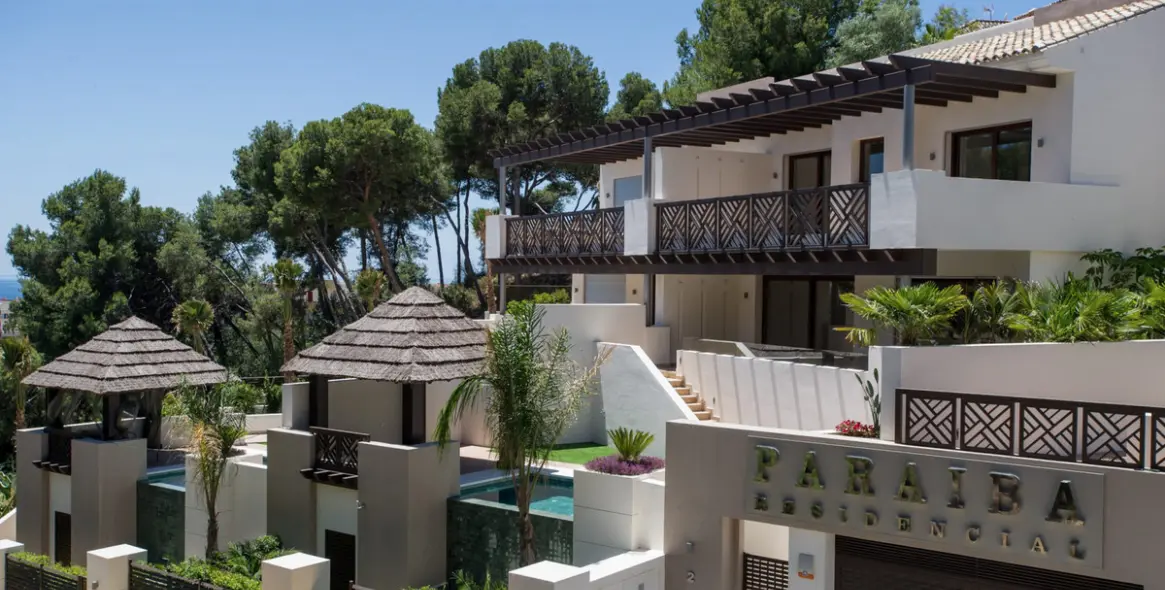 Продажа дома на две семьи в Marbella 25