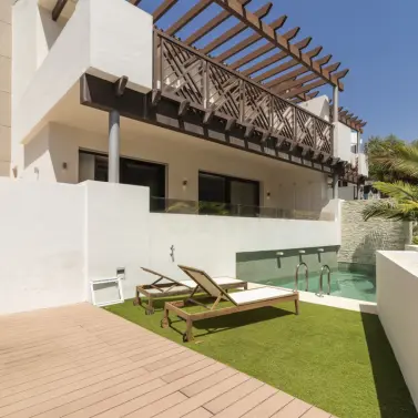Продажа дома на две семьи в Marbella