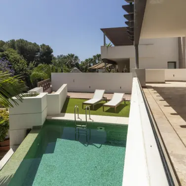 Продажа дома на две семьи в Marbella