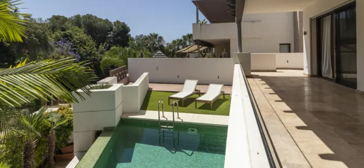 Продажа дома на две семьи в Marbella 2