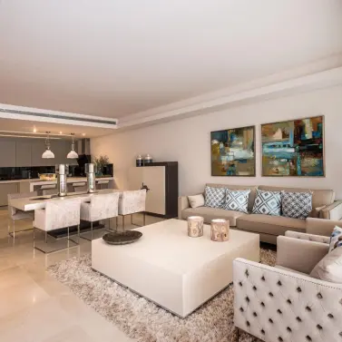 Продажа дома на две семьи в Marbella