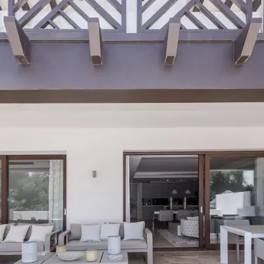Продажа дома на две семьи в Marbella