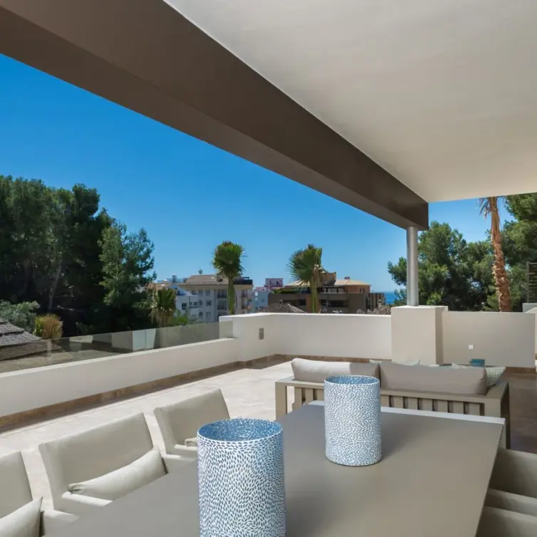 Продажа дома на две семьи в Marbella