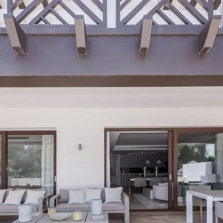 Продажа дома на две семьи в Marbella