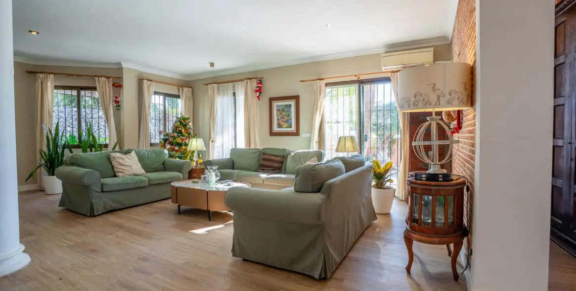 Продажа  отдельно стоящей виллы в Nueva Andalucía 3