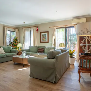 Venta de villa independiente en Nueva Andalucía