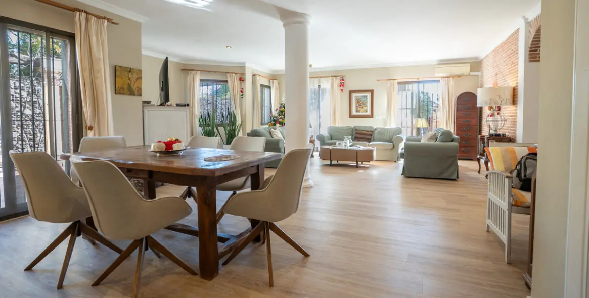 Продажа  отдельно стоящей виллы в Nueva Andalucía 4