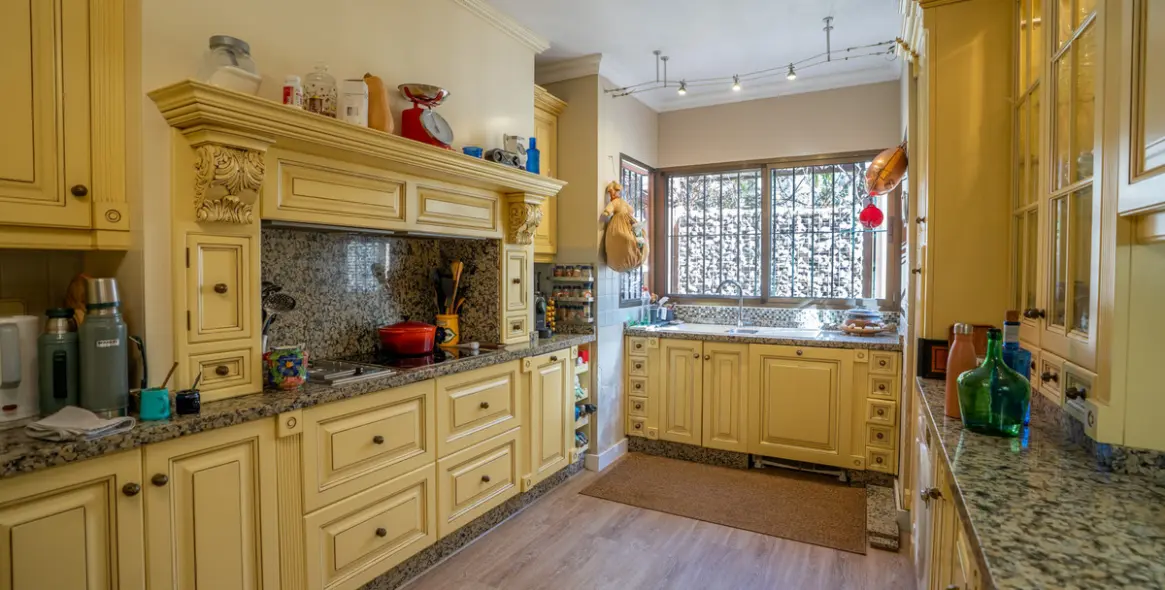 Продажа  отдельно стоящей виллы в Nueva Andalucía 5