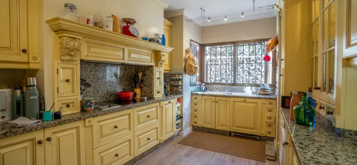 Venta de villa independiente en Nueva Andalucía 4