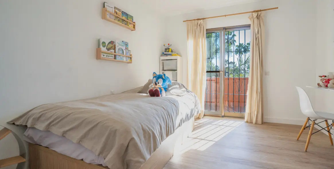 Продажа  отдельно стоящей виллы в Nueva Andalucía 12