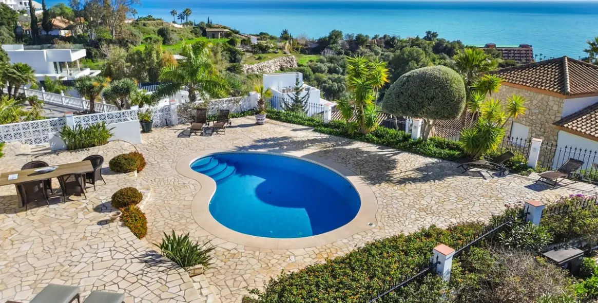 Продажа  отдельно стоящей виллы в Benalmadena 4