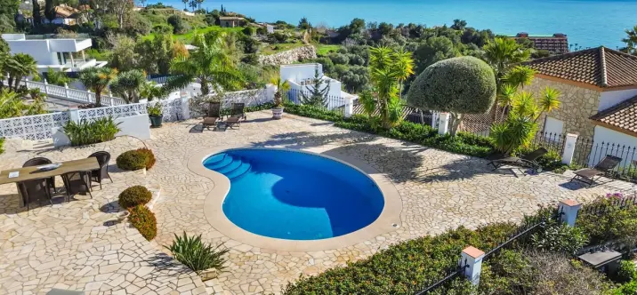 Продажа  отдельно стоящей виллы в Benalmadena 3