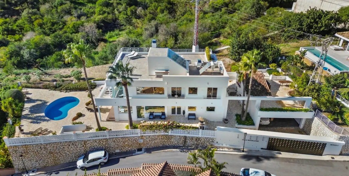 Продажа  отдельно стоящей виллы в Benalmadena 5