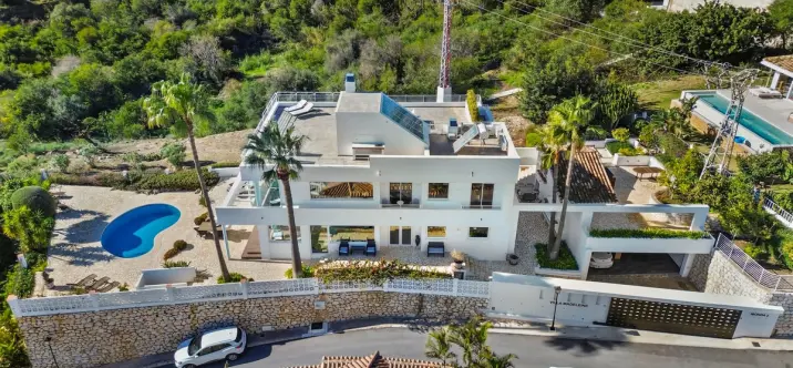 Продажа  отдельно стоящей виллы в Benalmadena 4