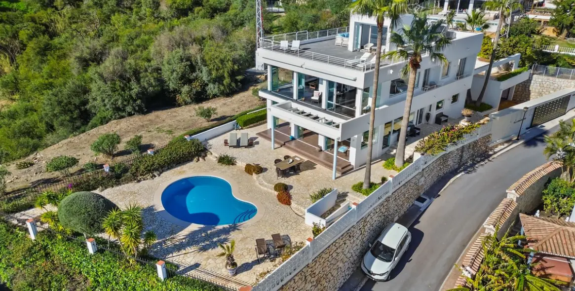 Продажа  отдельно стоящей виллы в Benalmadena 7