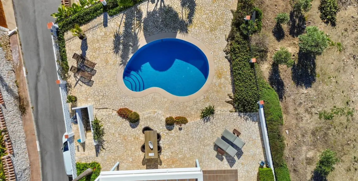 Продажа  отдельно стоящей виллы в Benalmadena 15