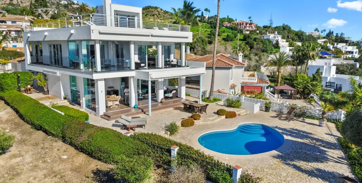 Продажа  отдельно стоящей виллы в Benalmadena 18