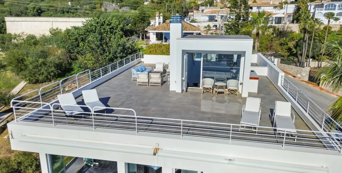 Sale of detached villa in Benalmadena 24