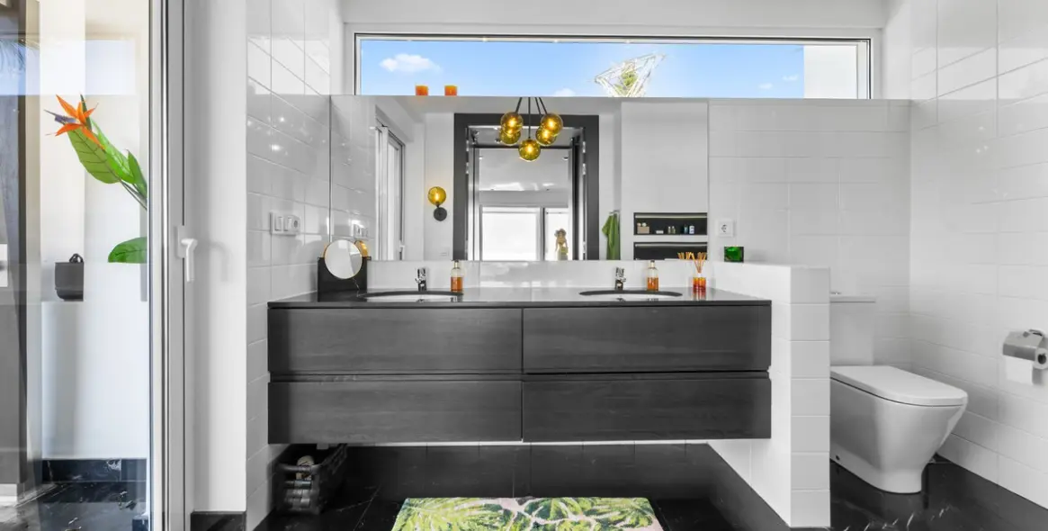 Sale of detached villa in Benalmadena 33