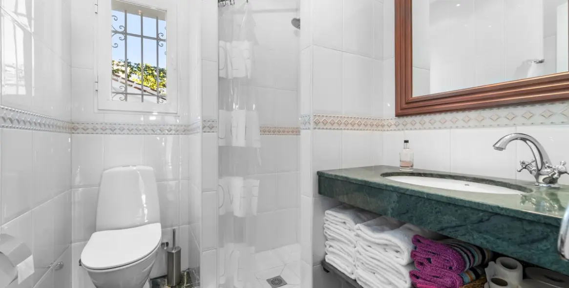 Sale of detached villa in Benalmadena 68