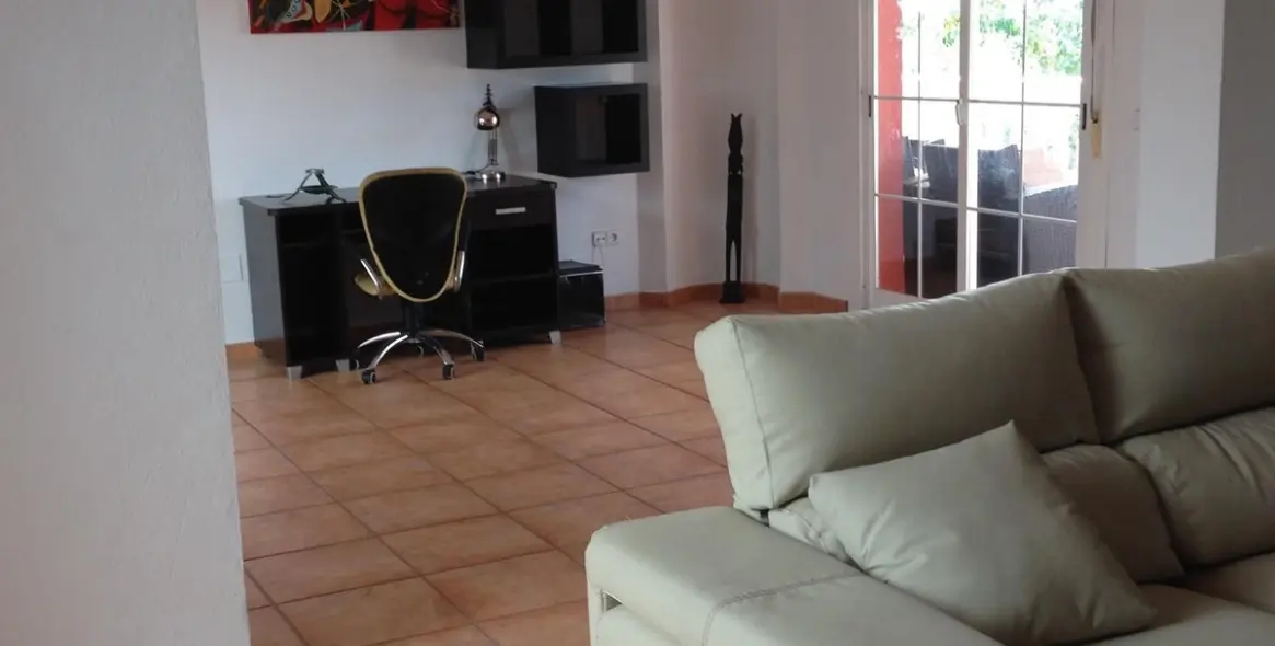 Sale of detached villa in New Golden Mile 11