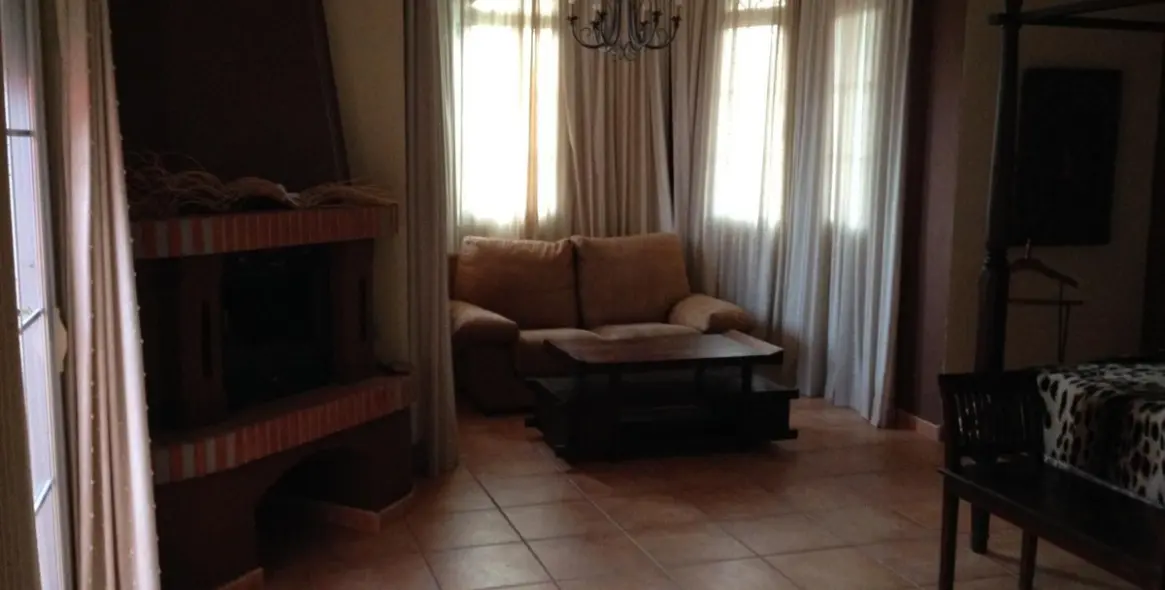 Sale of detached villa in New Golden Mile 12