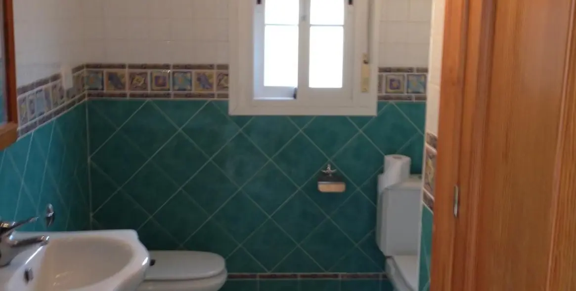 Sale of detached villa in New Golden Mile 16