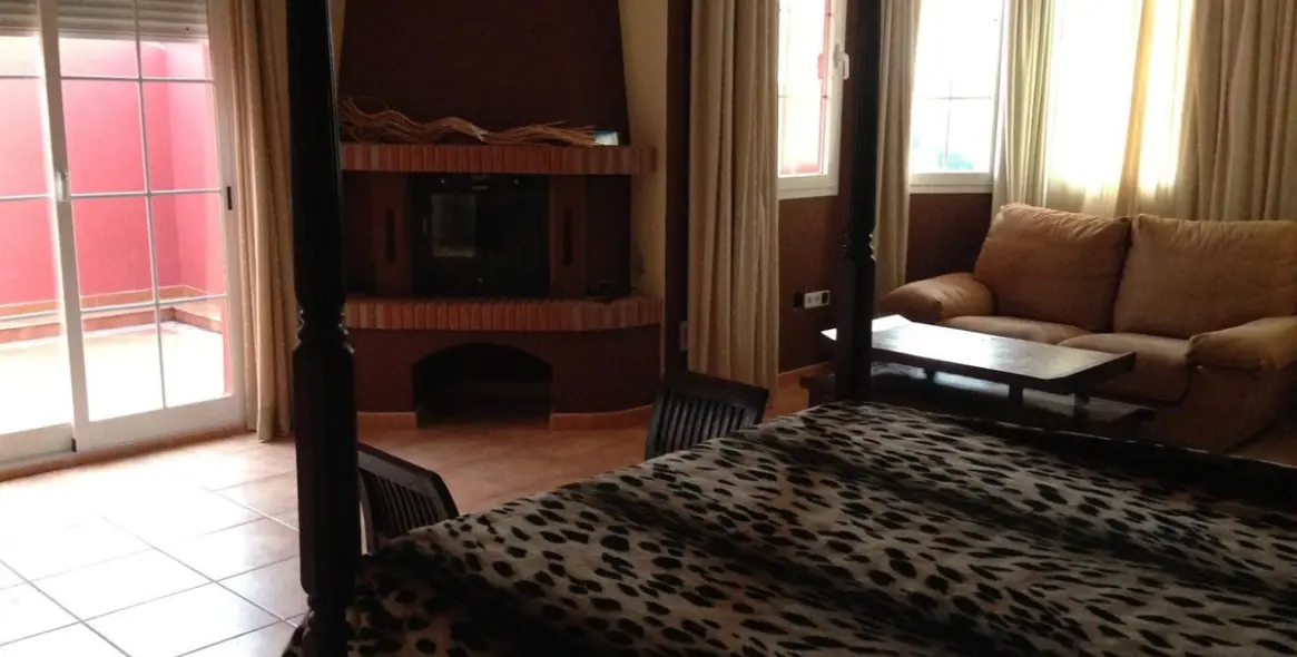 Sale of detached villa in New Golden Mile 17