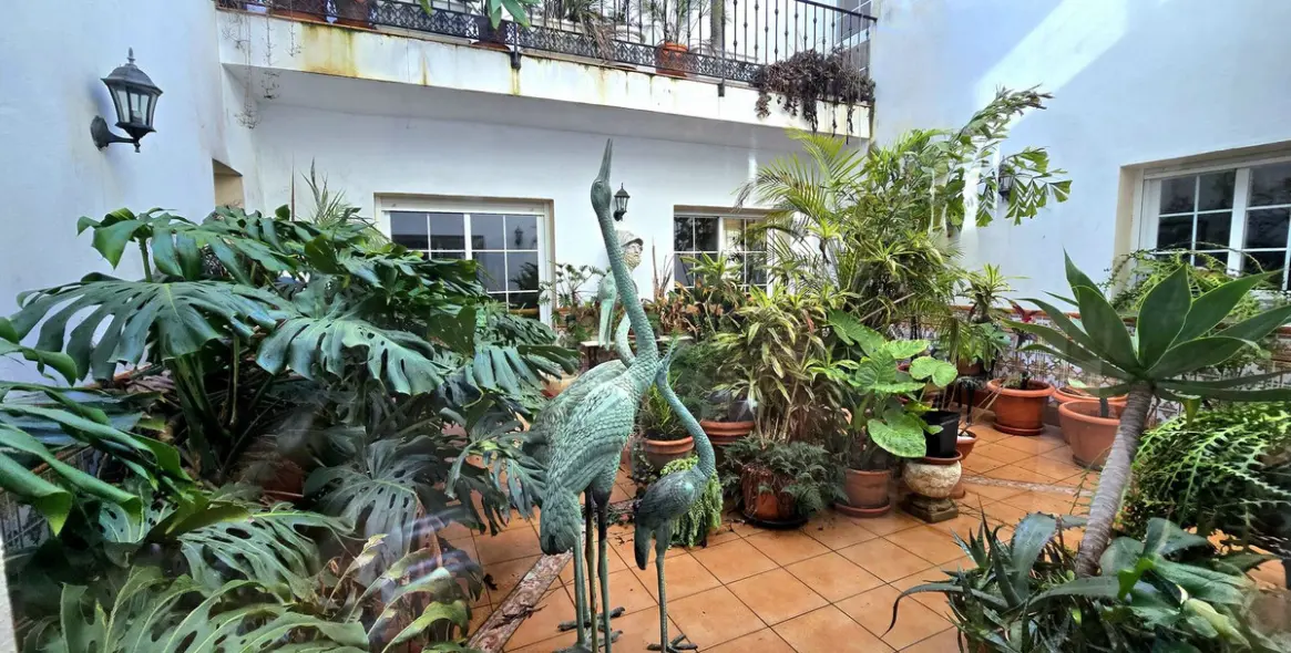 Venta de villa independiente en New Golden Mile 27