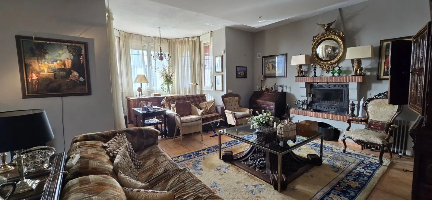 Sale of detached villa in New Golden Mile 3