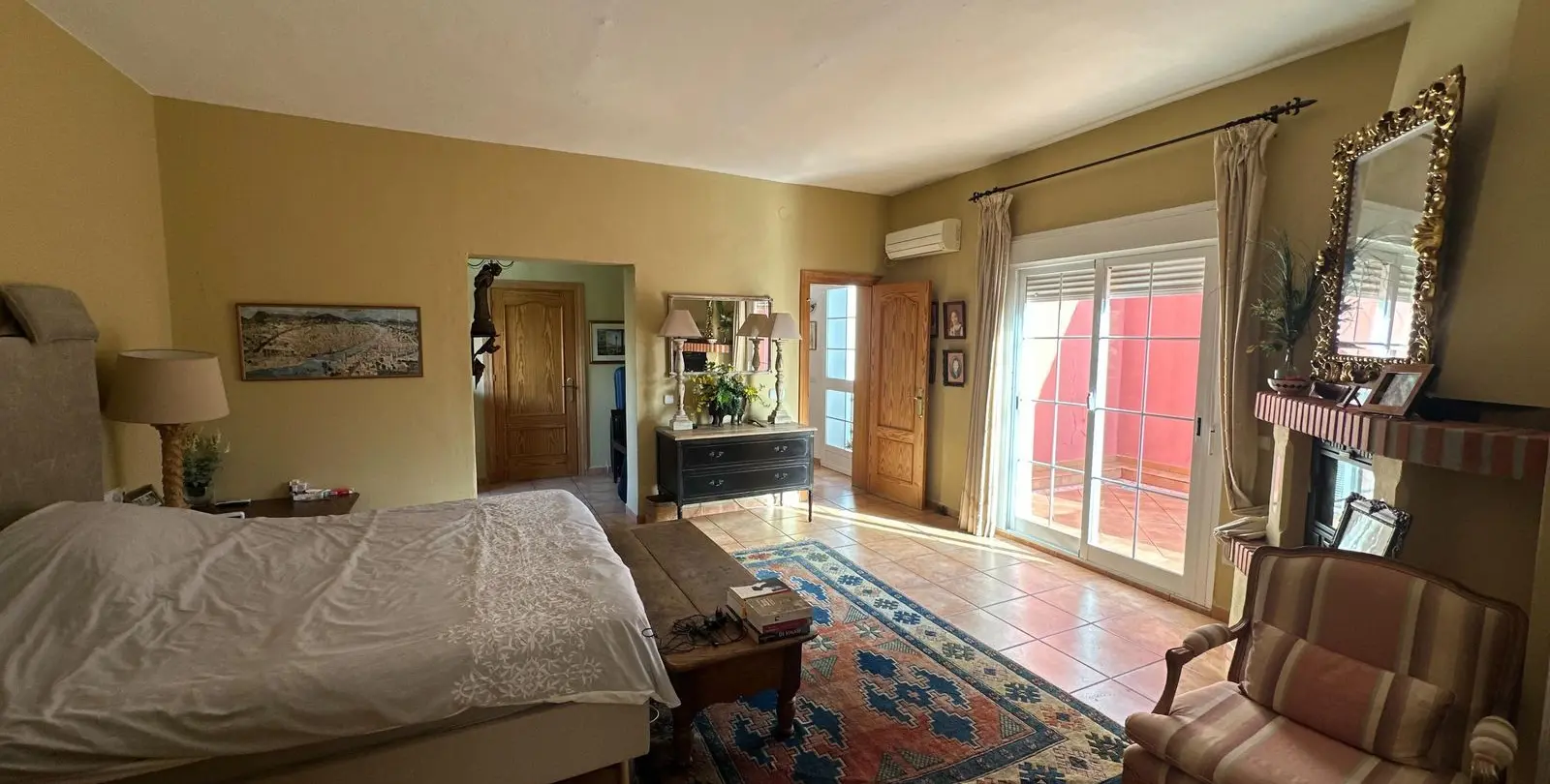 Sale of detached villa in New Golden Mile 7