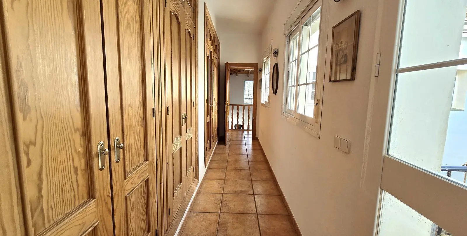 Sale of detached villa in New Golden Mile 20