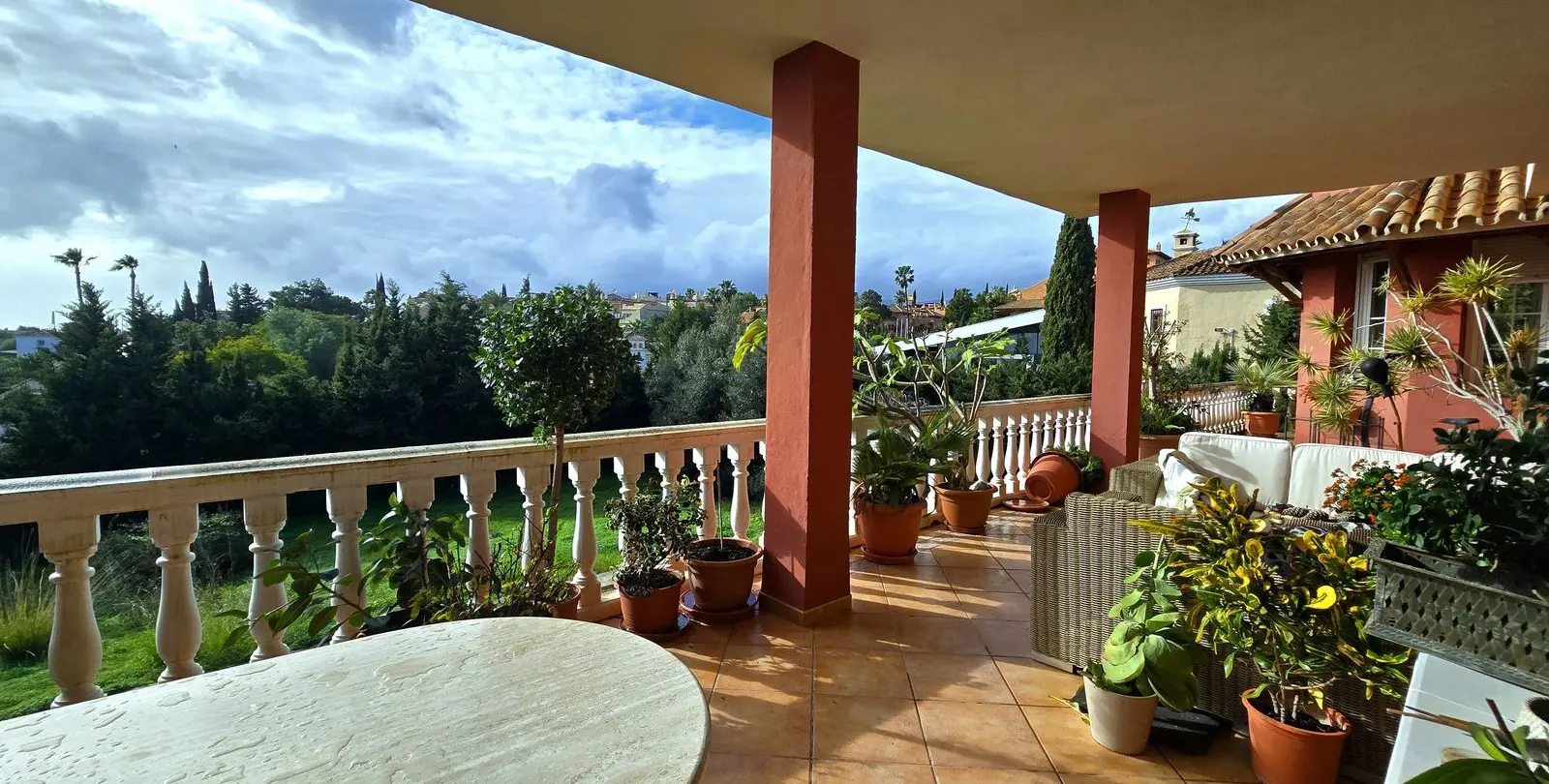 Sale of detached villa in New Golden Mile 22