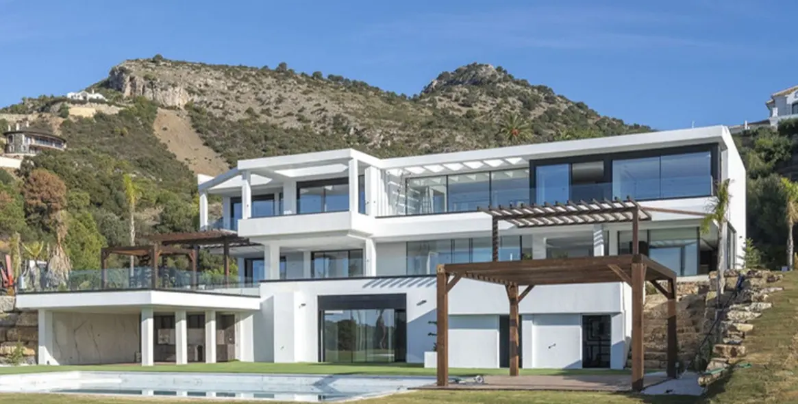 Продажа  отдельно стоящей виллы в Benahavís 3