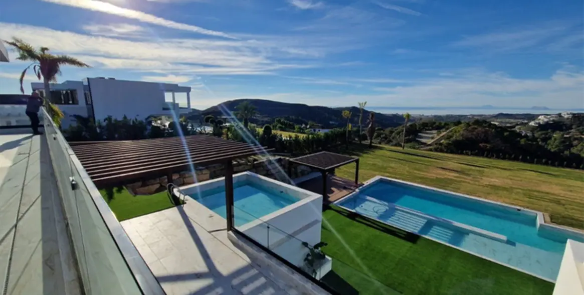 Продажа  отдельно стоящей виллы в Benahavís 14