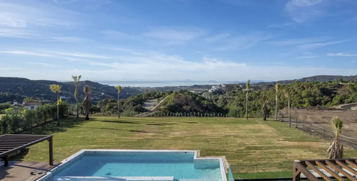 Продажа  отдельно стоящей виллы в Benahavís 16