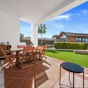 Sale of ground floor apartment in Benahavís